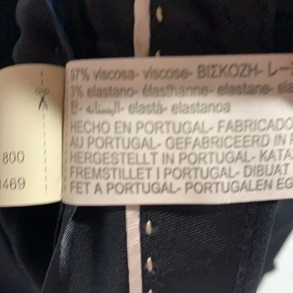 NWT. Massimo Dutti Black Crepe Trousers. Size 2. - Picture 5 of 6